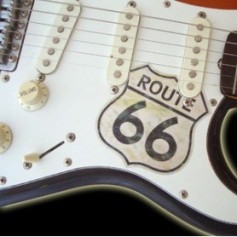 Grand sticker guitare pickguard Stratocaster® route 66