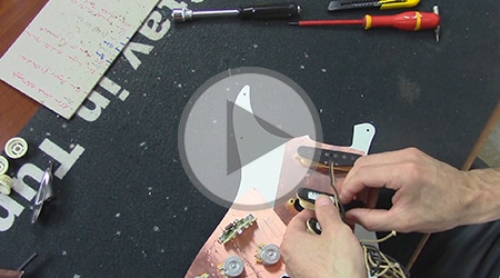 formation cablage Strat SSS- Mise en place des potentiomètres, sélecteur et micros Strat